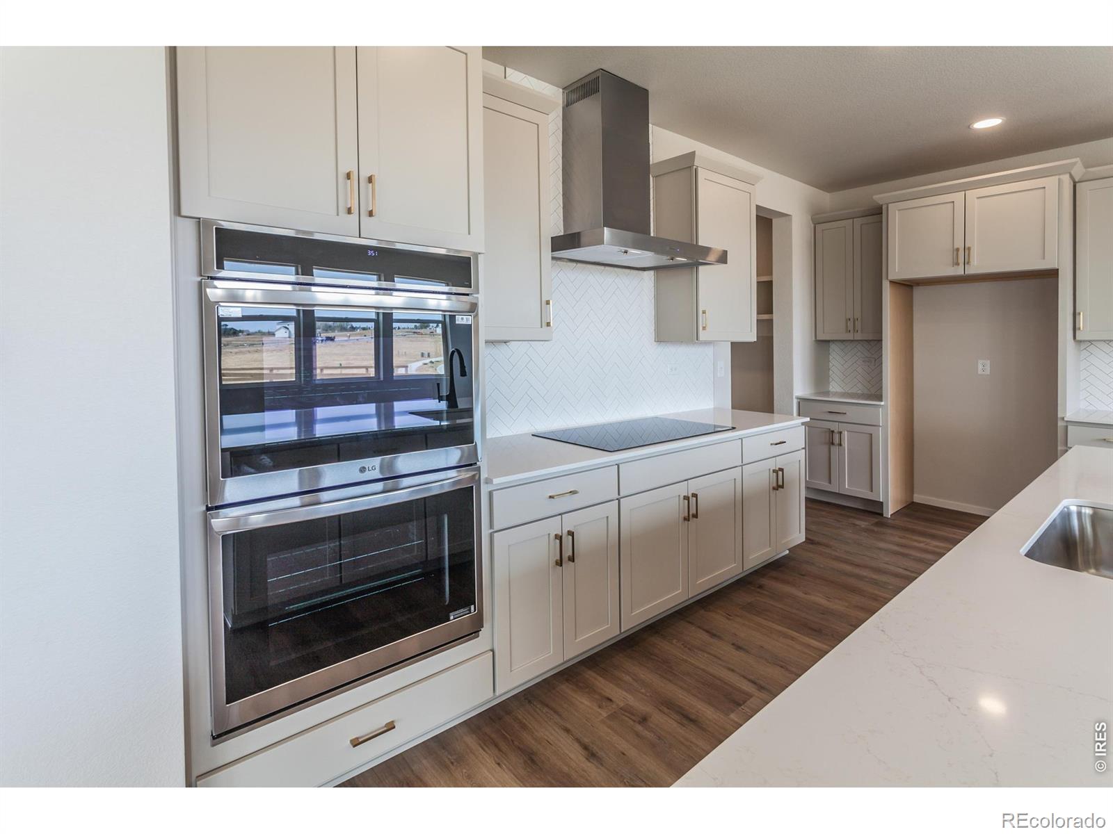 MLS Image #14 for 804  chatter road,windsor, Colorado