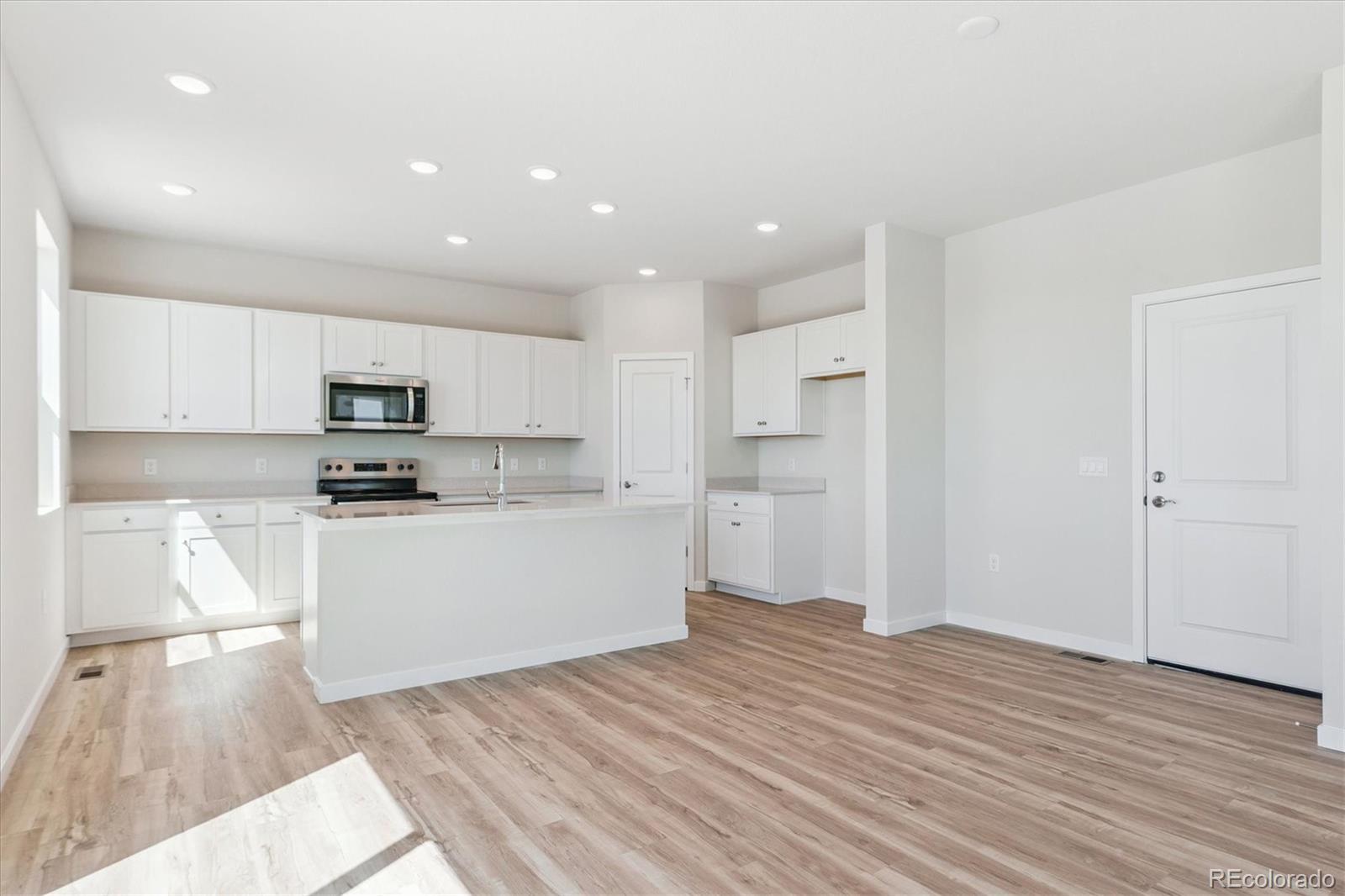 MLS Image #4 for 3711  bluestem street,dacono, Colorado