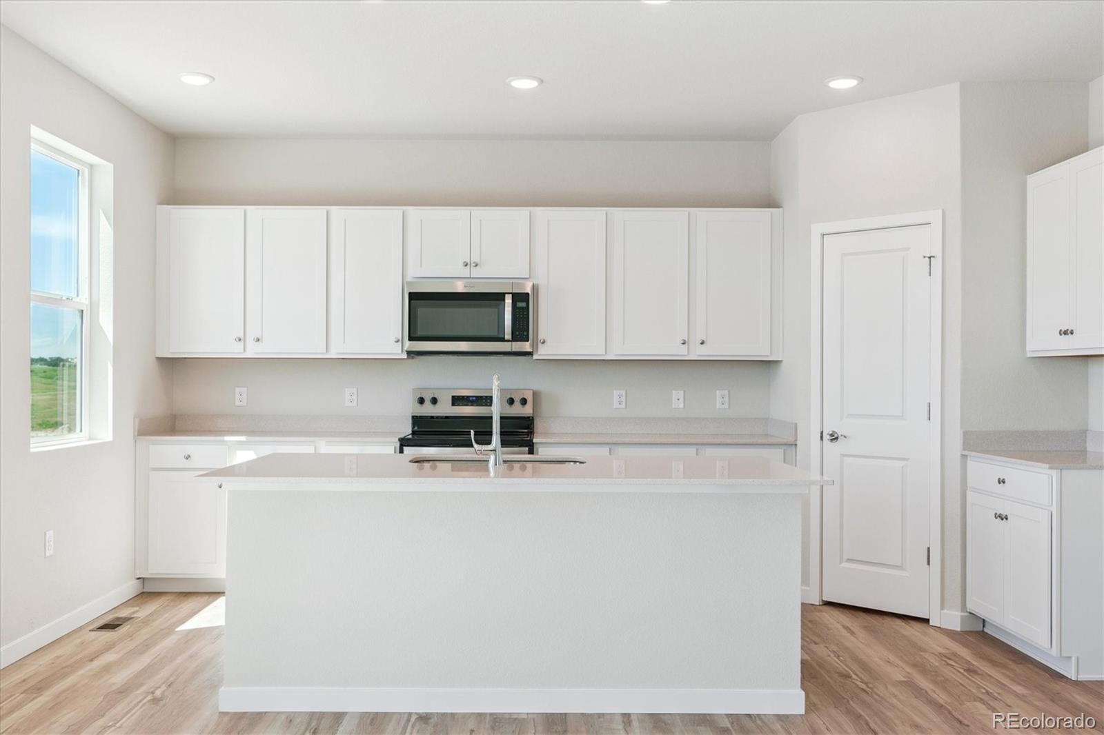 MLS Image #5 for 3711  bluestem street,dacono, Colorado