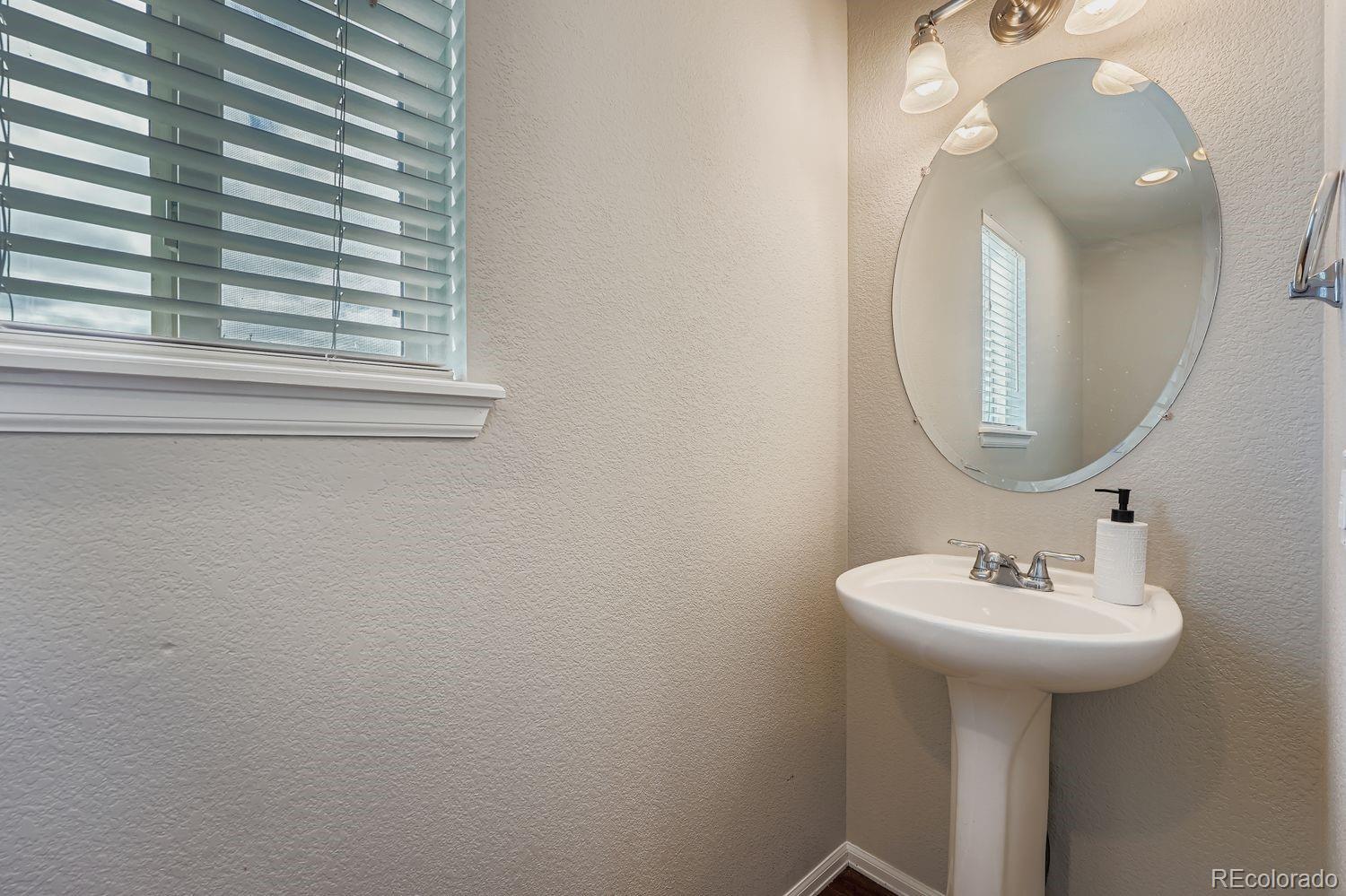 MLS Image #14 for 23201 e orchard place,aurora, Colorado