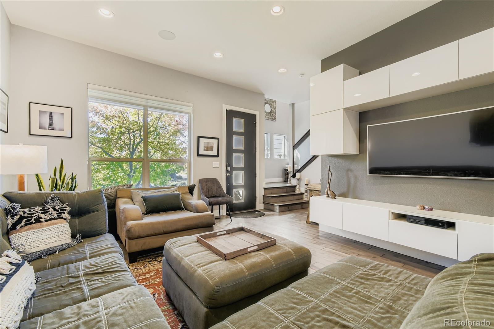MLS Image #3 for 5054  valentia street 102,denver, Colorado