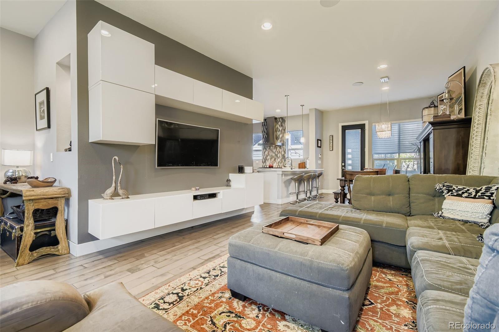 MLS Image #4 for 5054  valentia street 102,denver, Colorado