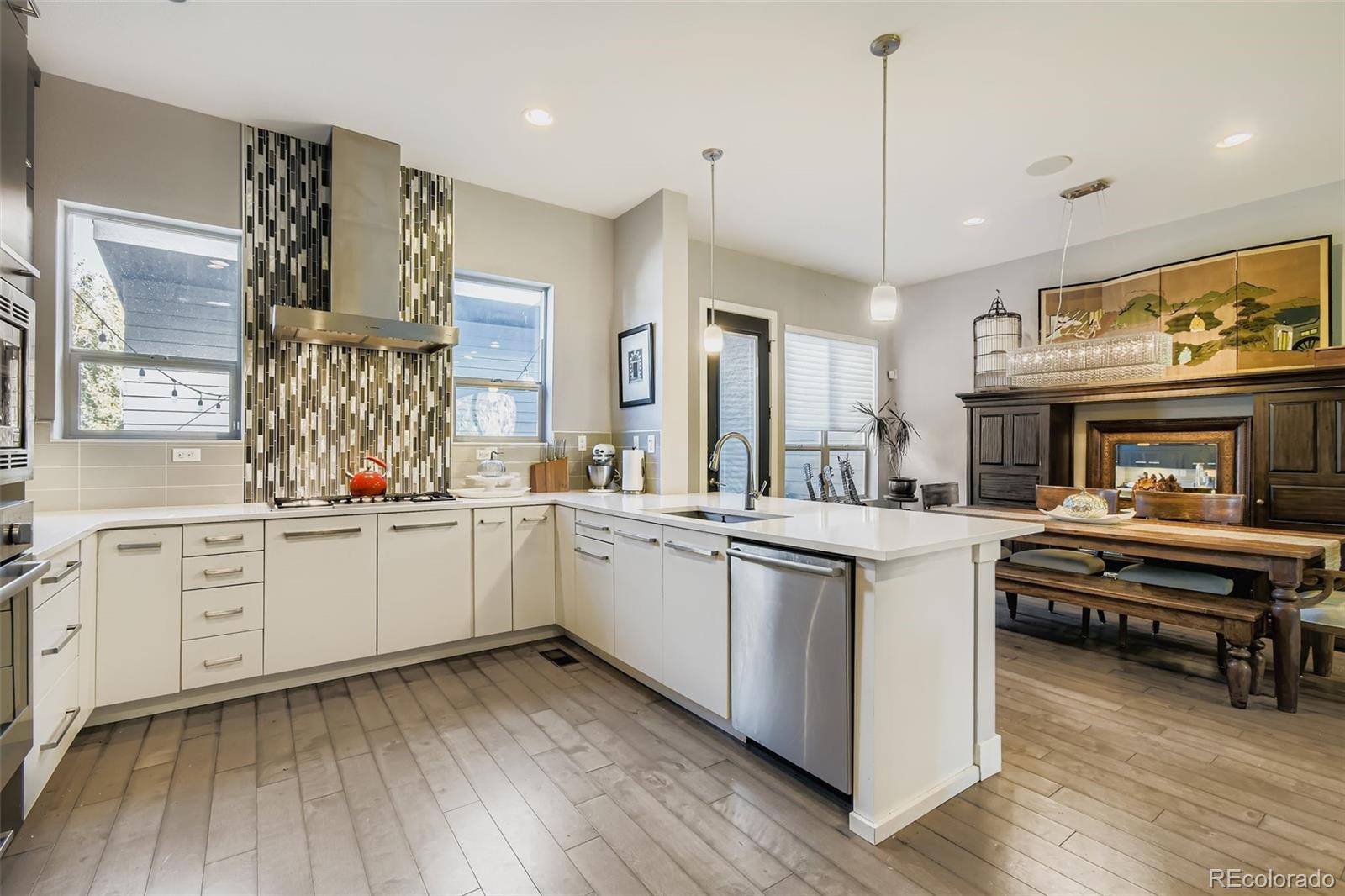 MLS Image #8 for 5054  valentia street 102,denver, Colorado