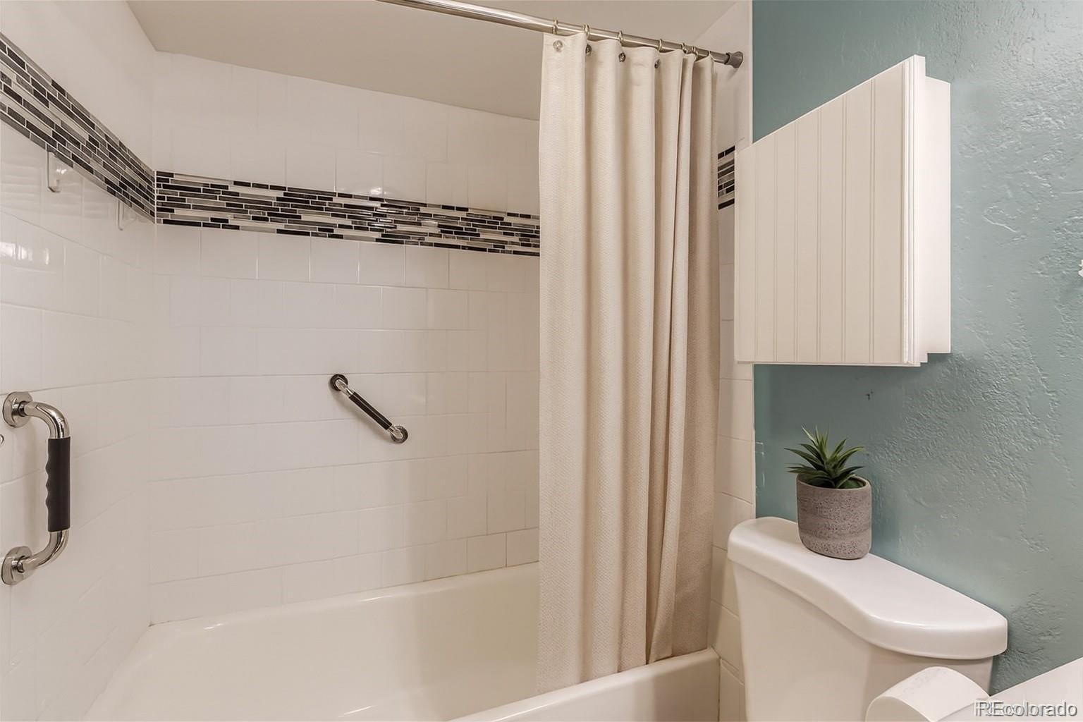 MLS Image #11 for 1366  garfield street 209,denver, Colorado