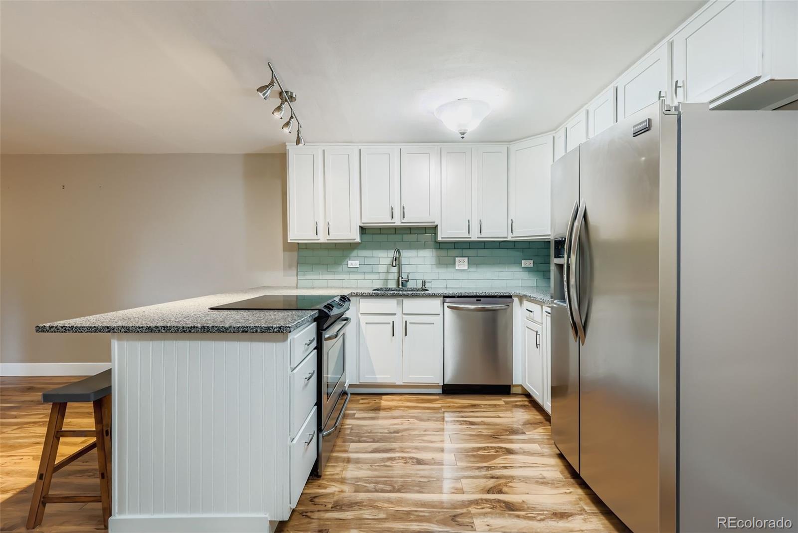 MLS Image #19 for 1366  garfield street 209,denver, Colorado