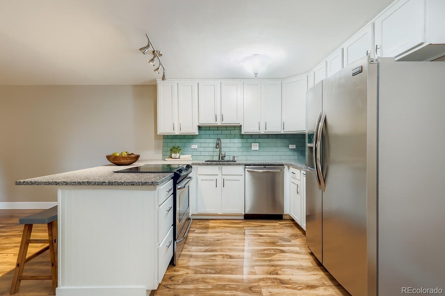 MLS Image #3 for 1366  garfield street 209,denver, Colorado