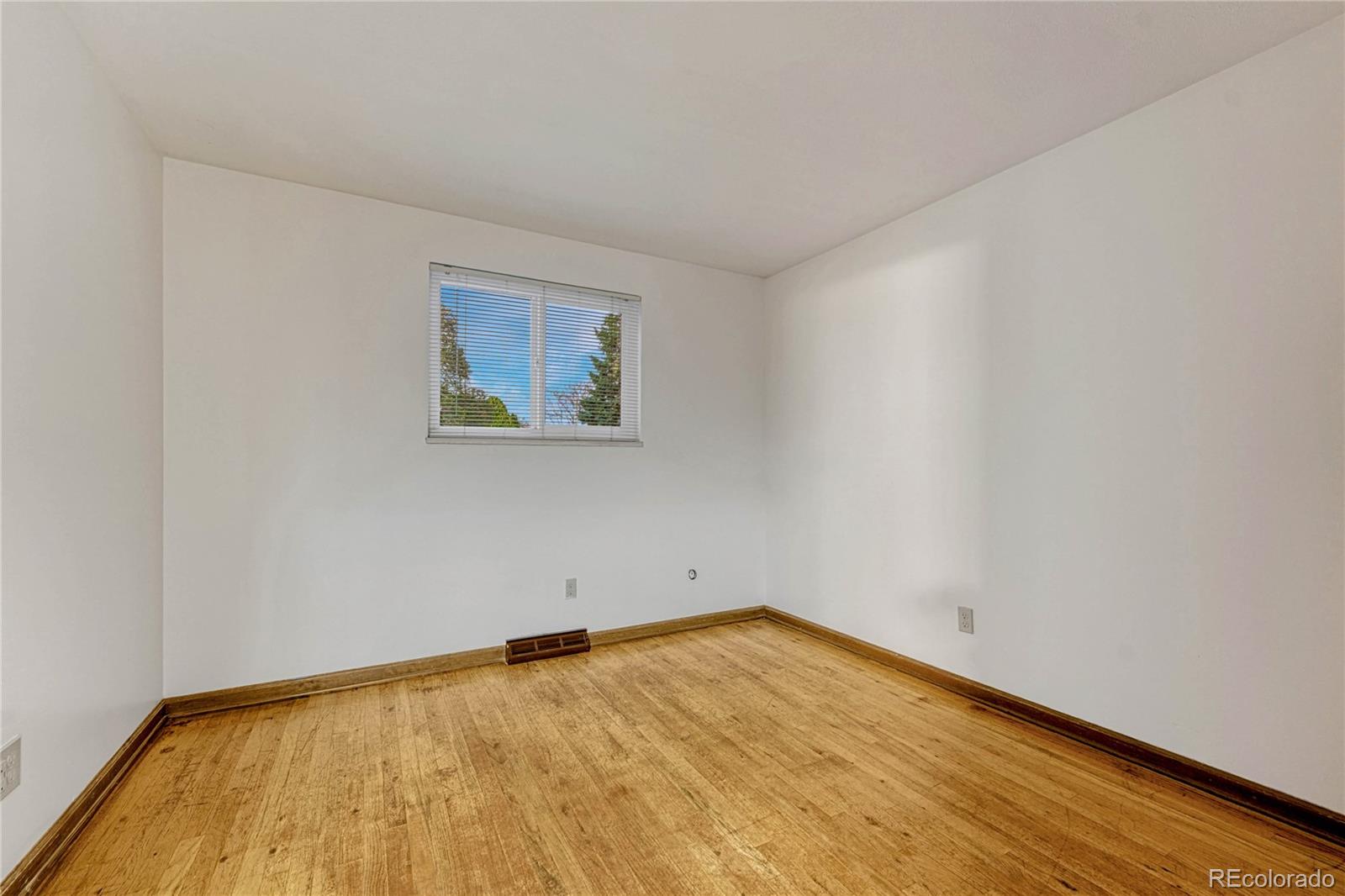 MLS Image #26 for 607 s oswego court,aurora, Colorado