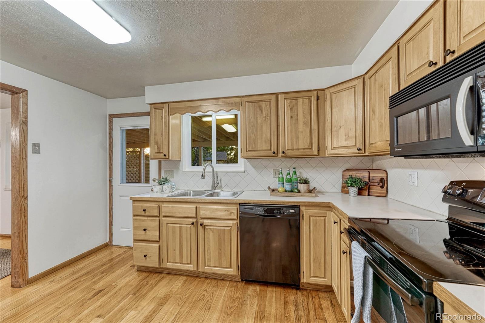 MLS Image #5 for 607 s oswego court,aurora, Colorado
