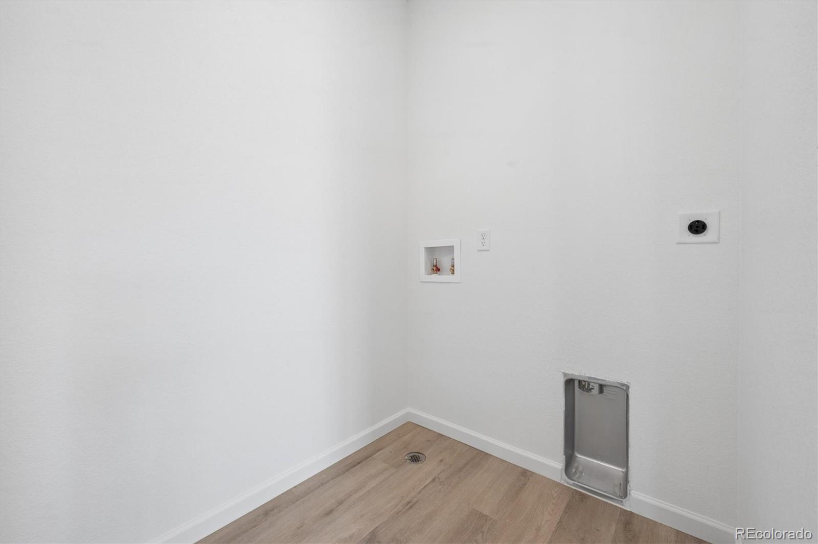 MLS Image #12 for 24091 e 30th place,aurora, Colorado