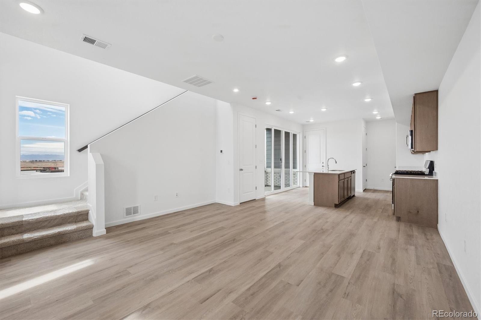 MLS Image #3 for 24091 e 30th place,aurora, Colorado