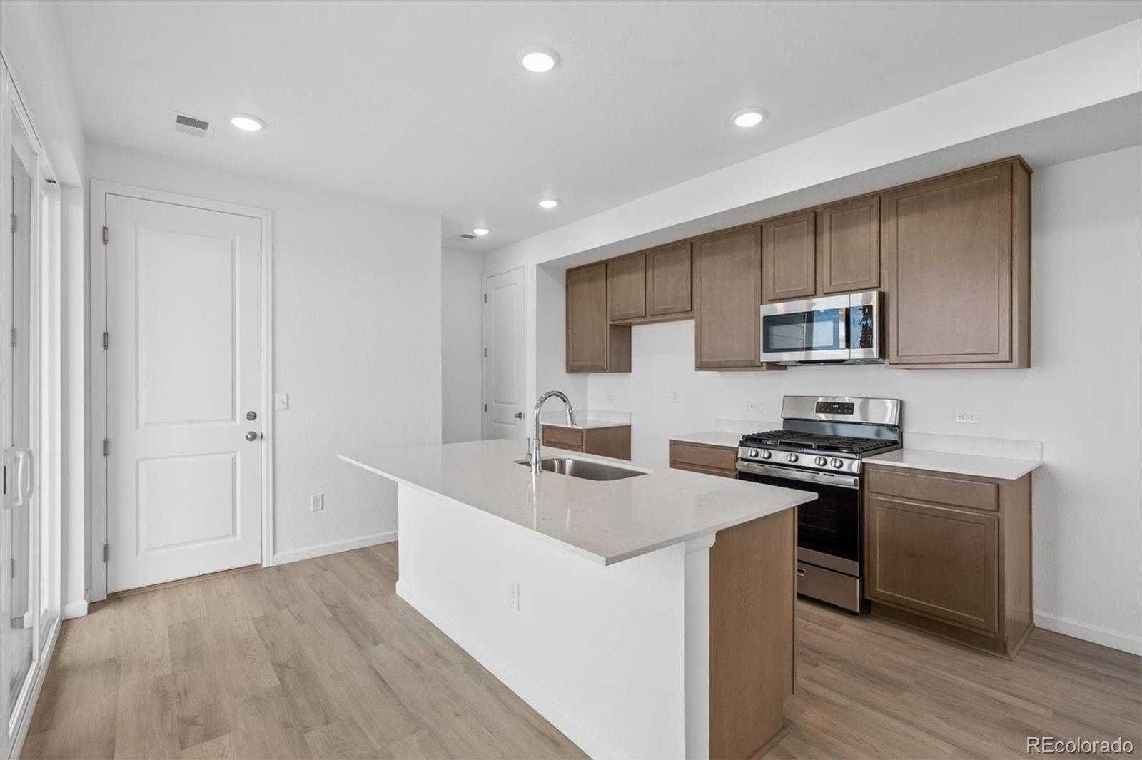 MLS Image #5 for 24091 e 30th place,aurora, Colorado