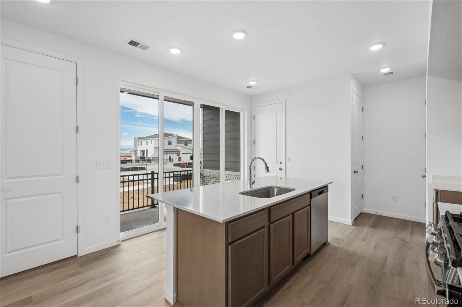 MLS Image #6 for 24091 e 30th place,aurora, Colorado