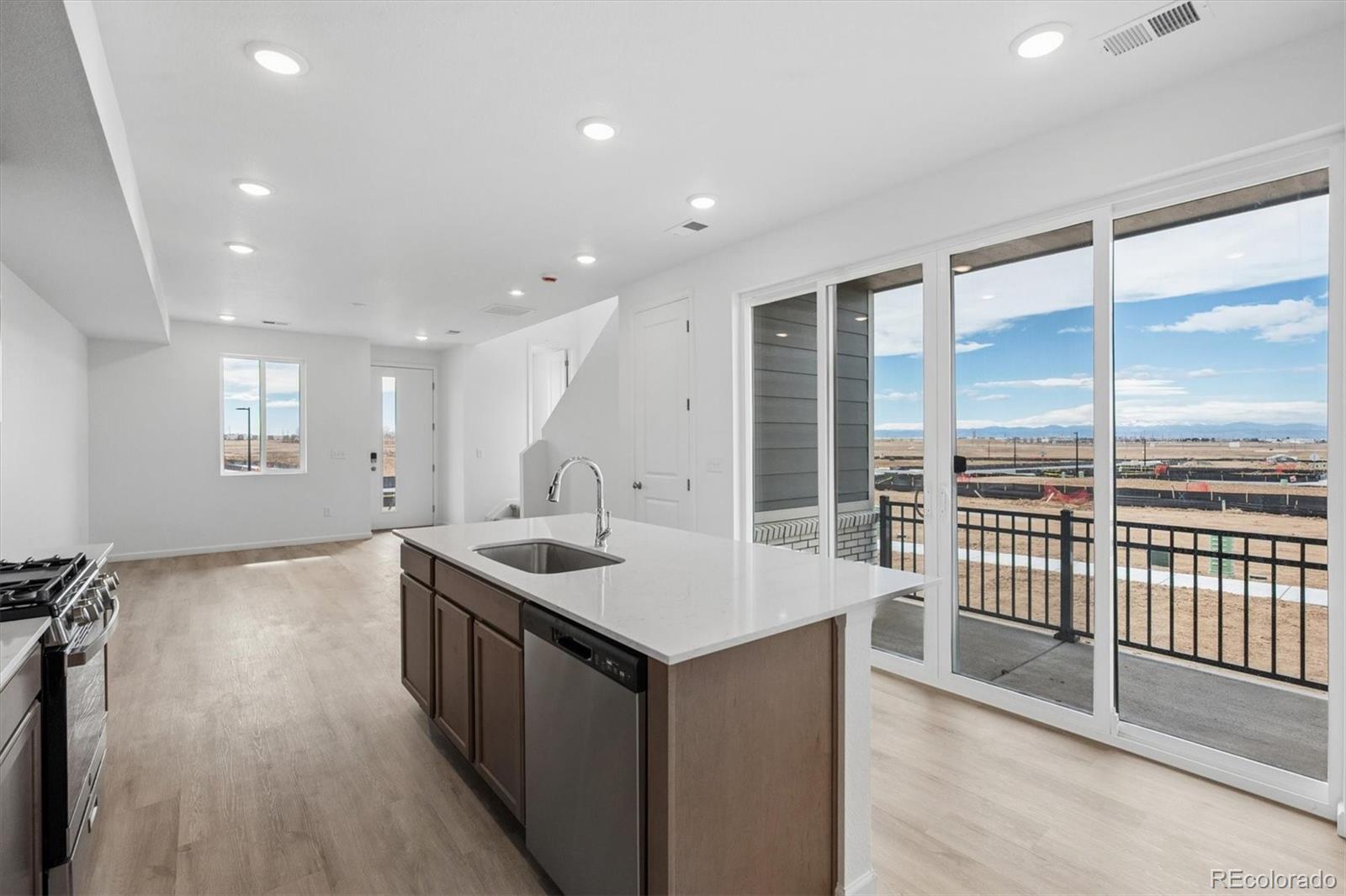 MLS Image #7 for 24091 e 30th place,aurora, Colorado