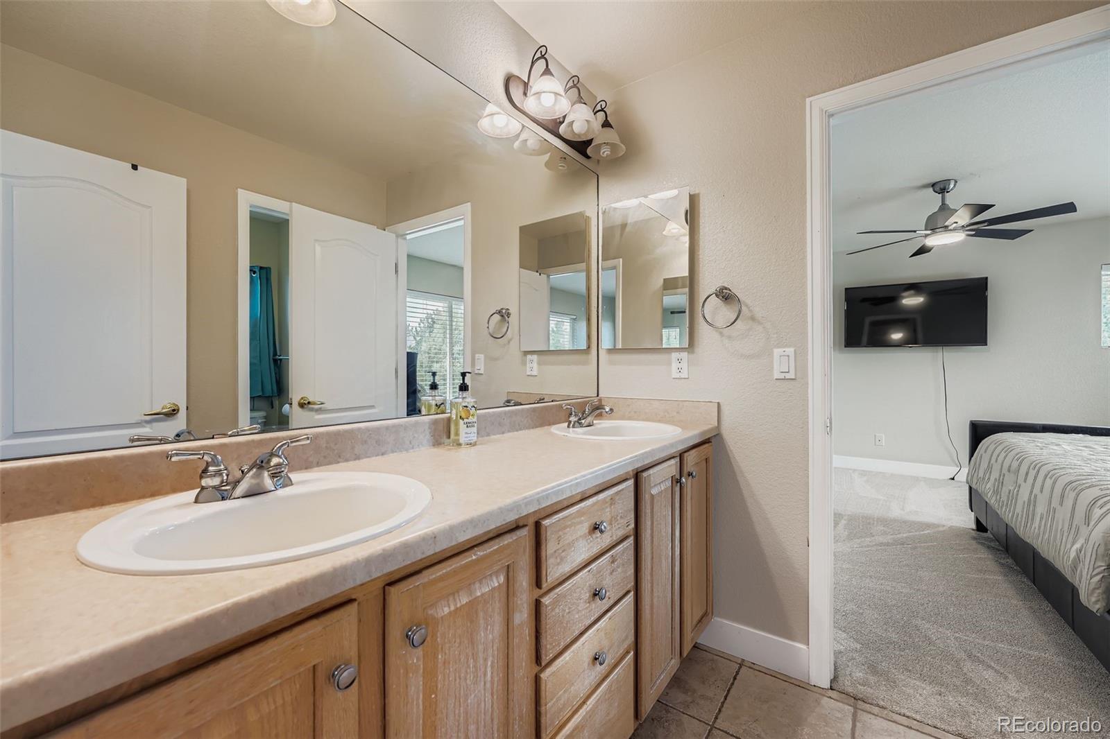 MLS Image #15 for 7041 s valdai street,aurora, Colorado
