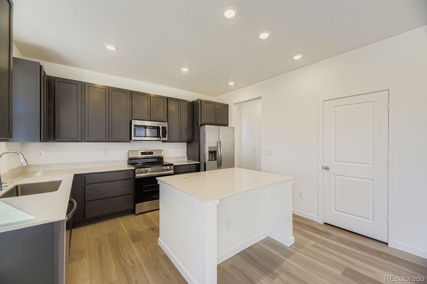 MLS Image #4 for 7326 s yank court,littleton, Colorado
