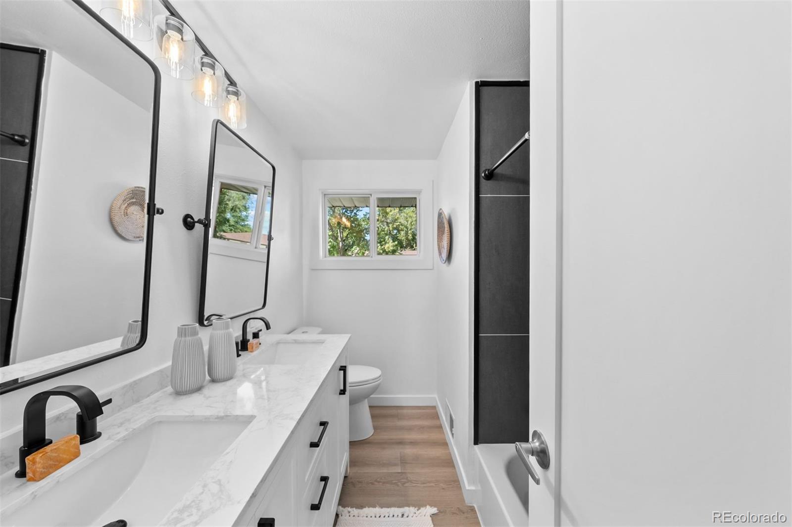 MLS Image #11 for 3760 s grove street,englewood, Colorado