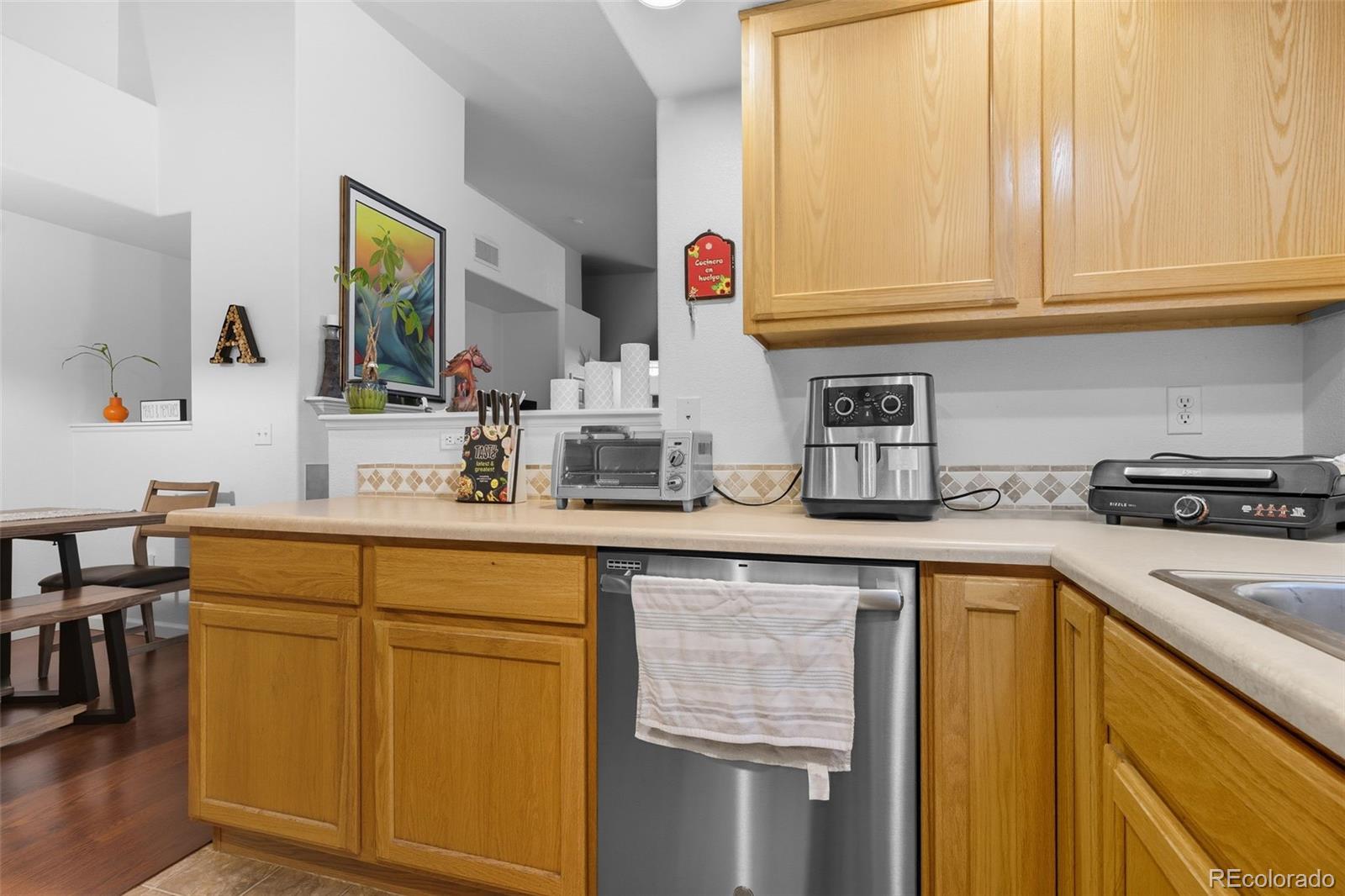 MLS Image #10 for 5800  tower road,denver, Colorado