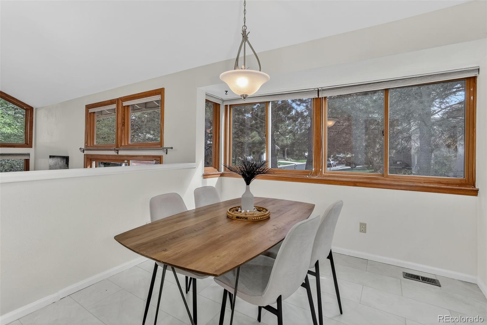MLS Image #4 for 6345 s geneva circle,englewood, Colorado