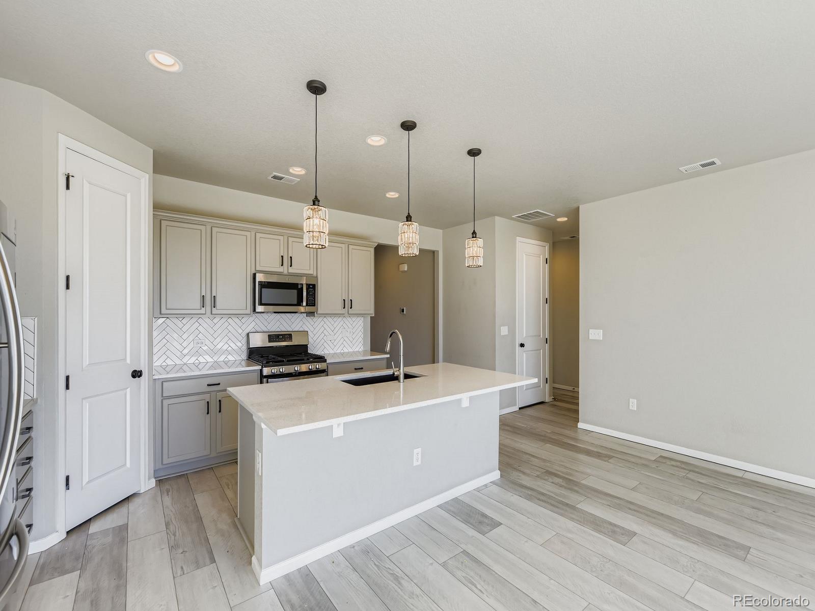 MLS Image #10 for 107 s edge cliff street,castle rock, Colorado