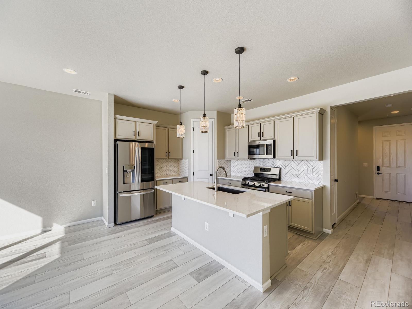 MLS Image #8 for 107 s edge cliff street,castle rock, Colorado