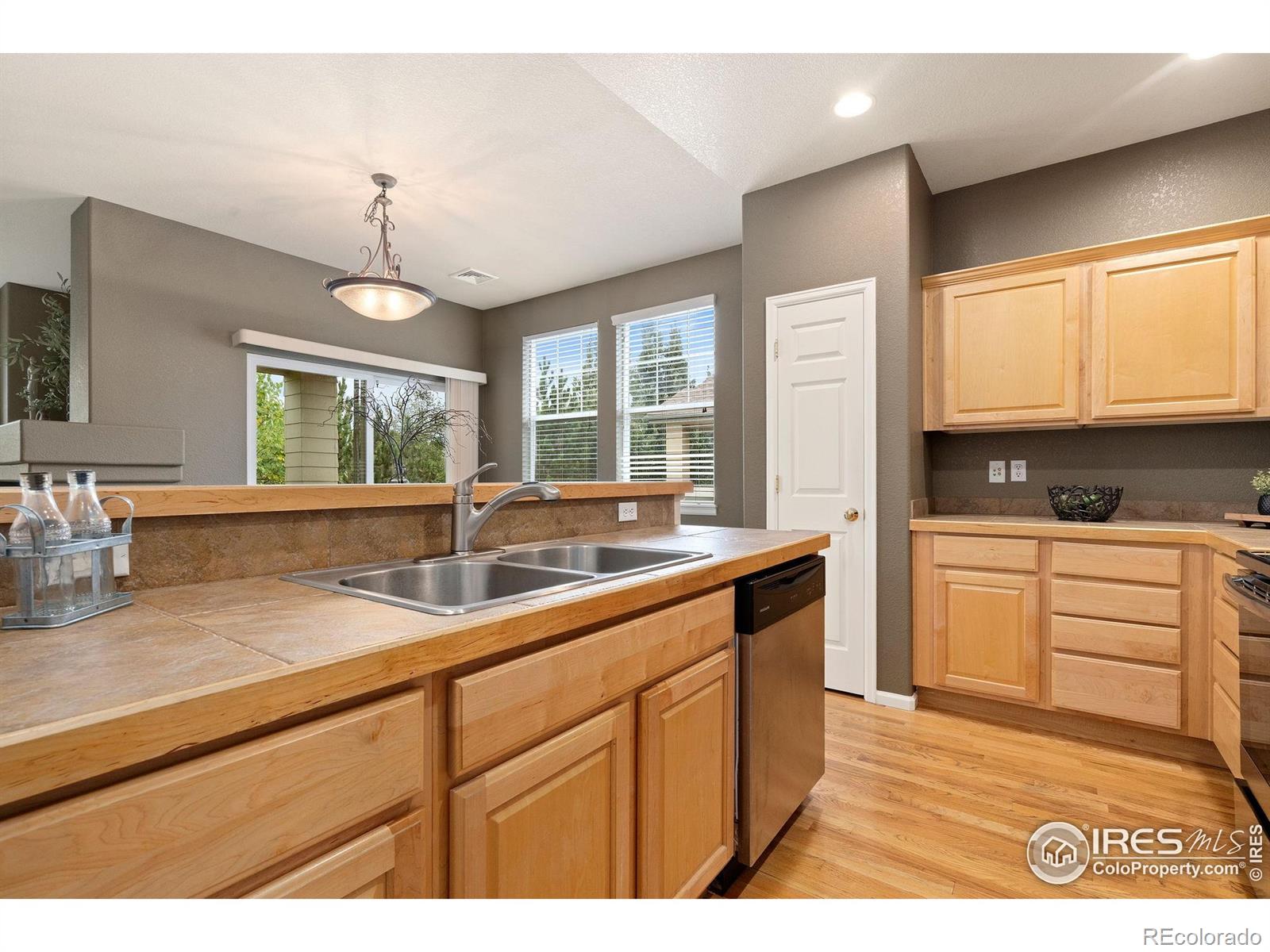 MLS Image #10 for 5162  southern cross lane,fort collins, Colorado
