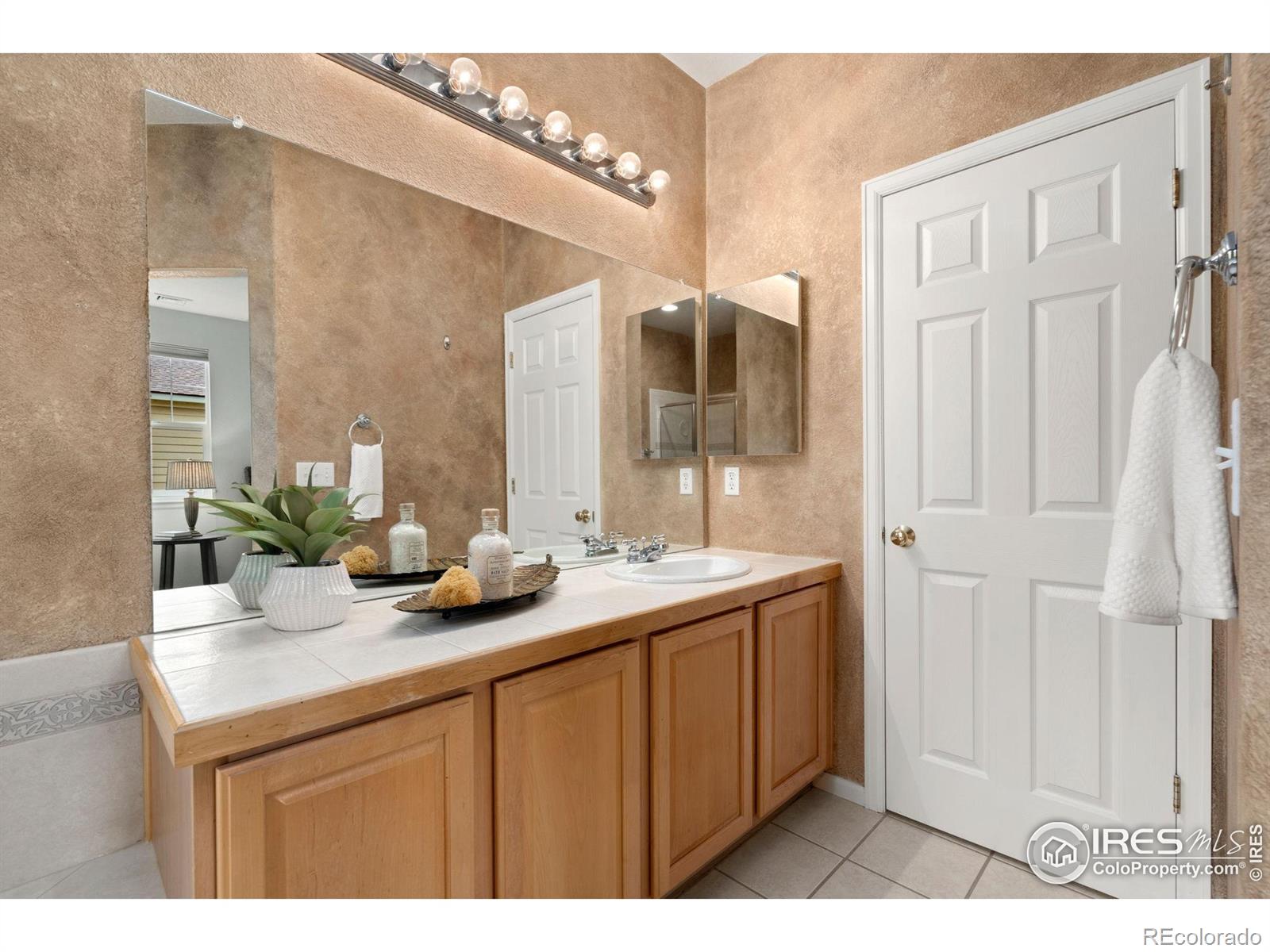MLS Image #21 for 5162  southern cross lane,fort collins, Colorado