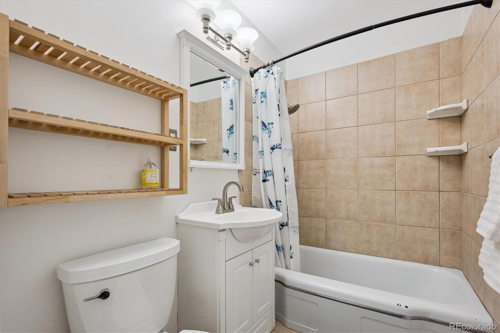 MLS Image #18 for 3820 s delaware street,englewood, Colorado