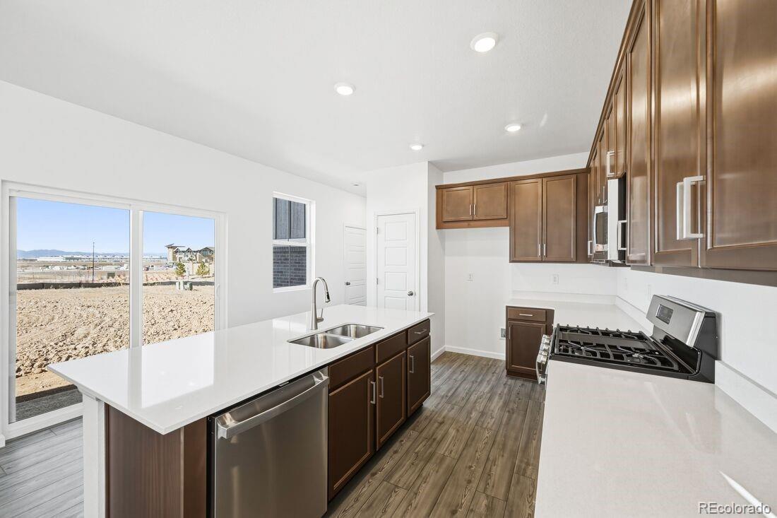 MLS Image #2 for 23742 e 33rd place,aurora, Colorado