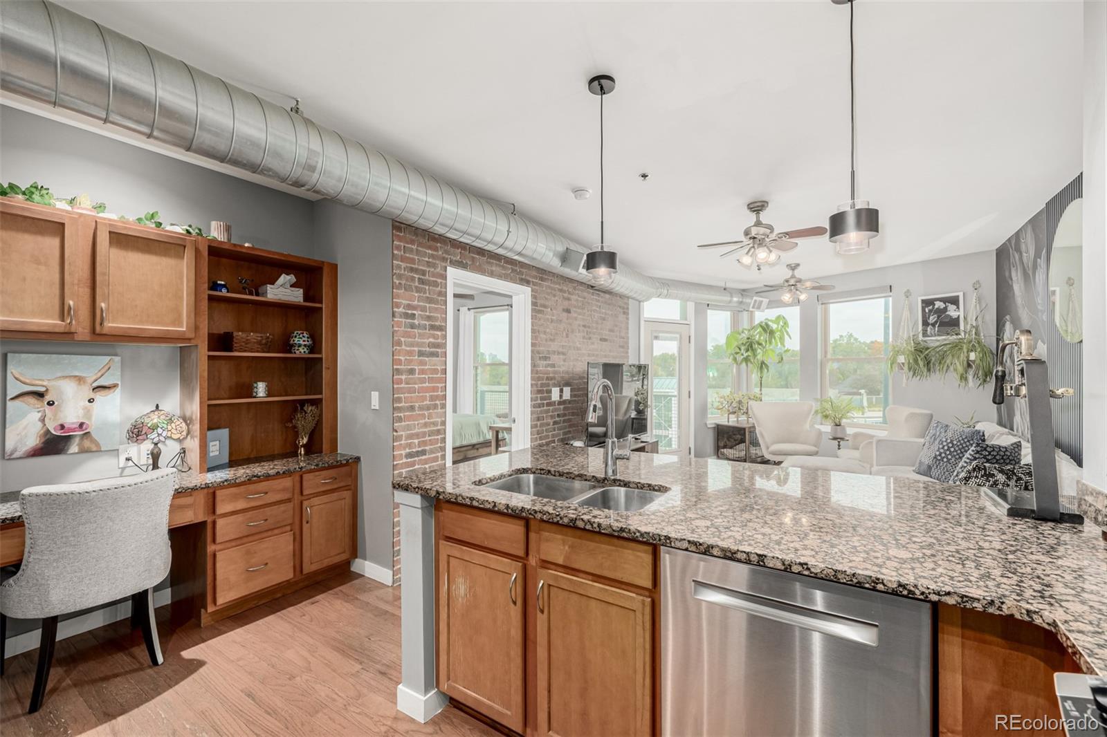 MLS Image #11 for 1313 s clarkson street 305,denver, Colorado