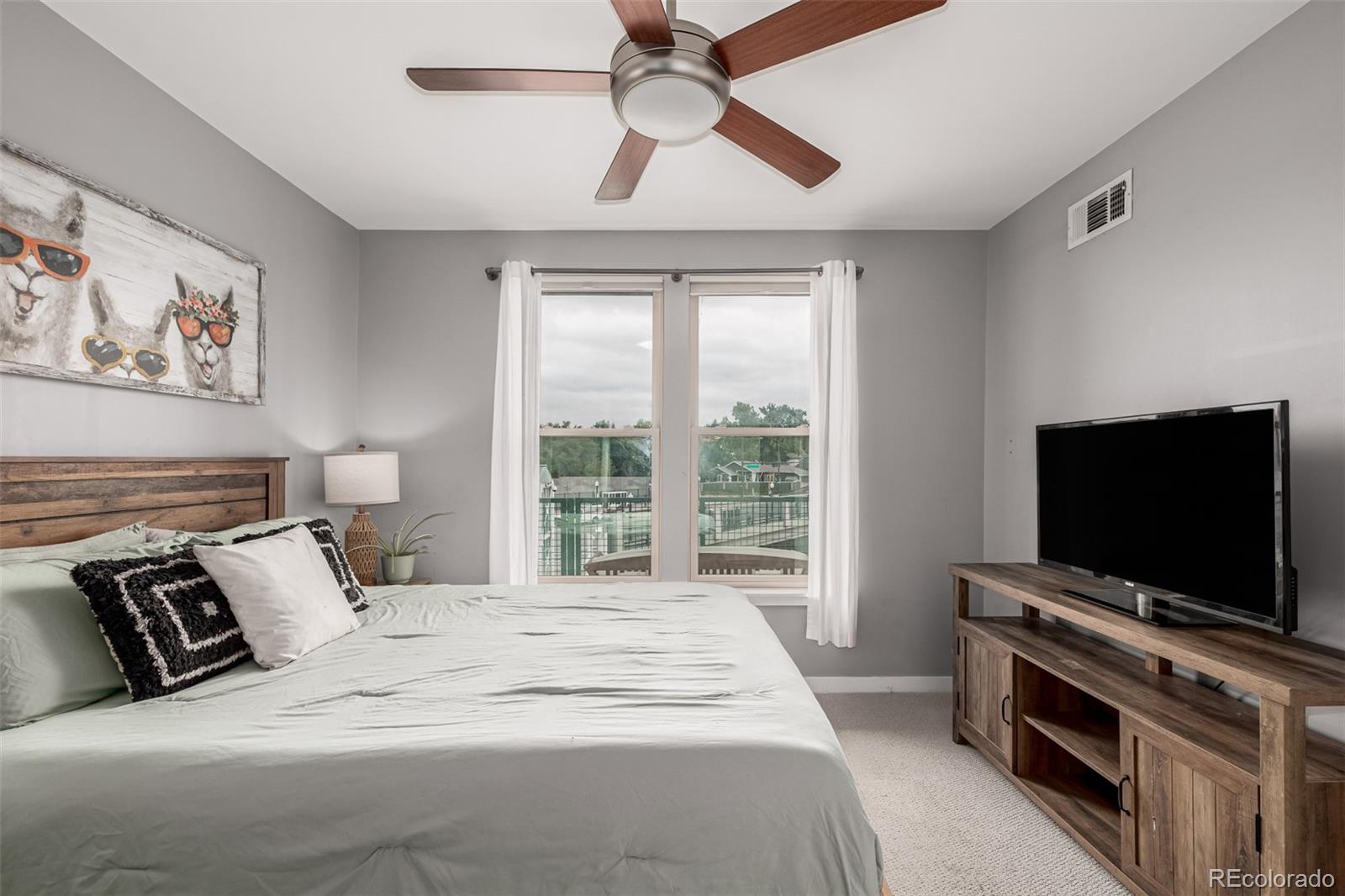 MLS Image #15 for 1313 s clarkson street 305,denver, Colorado