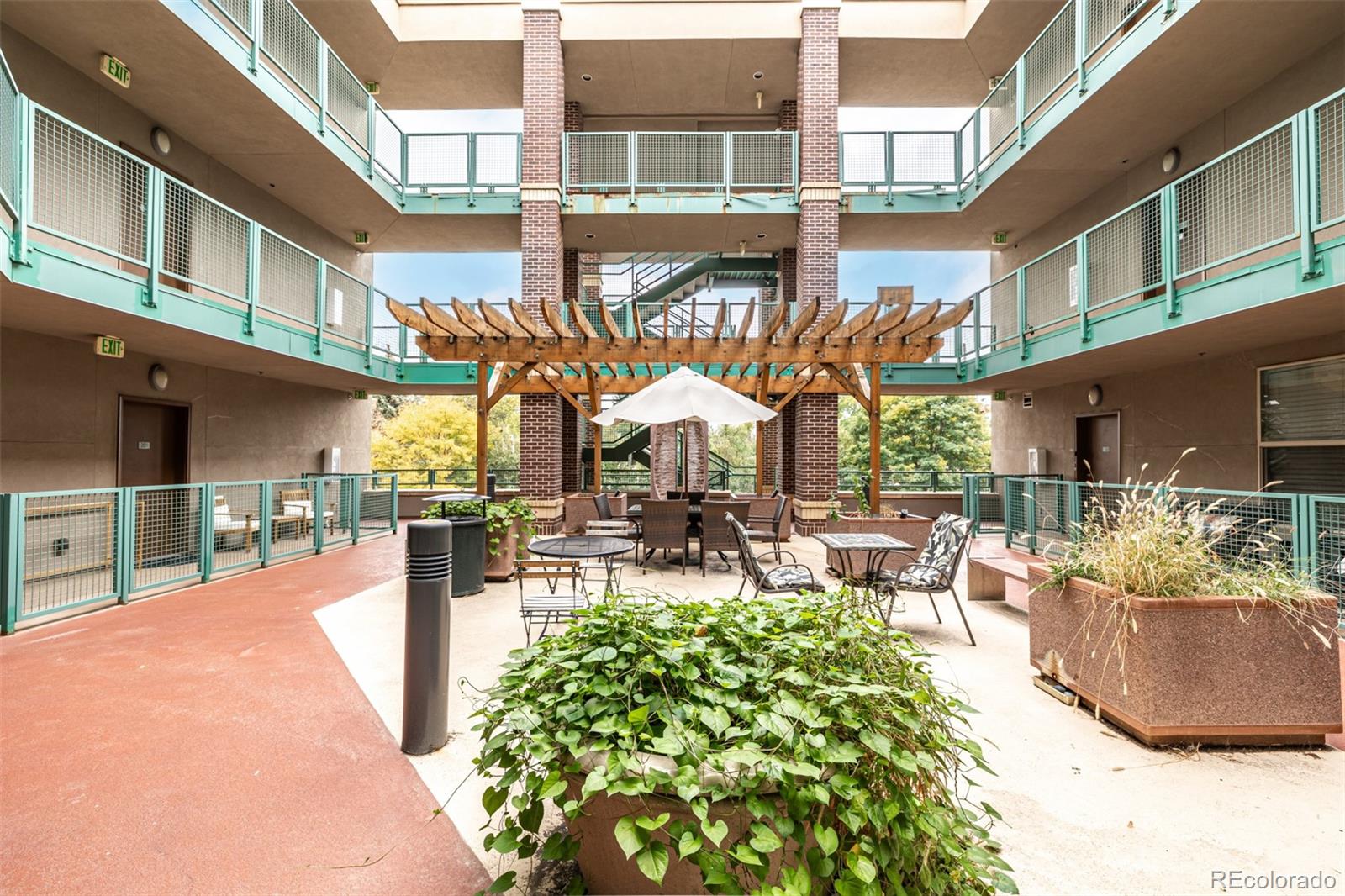 MLS Image #30 for 1313 s clarkson street 305,denver, Colorado