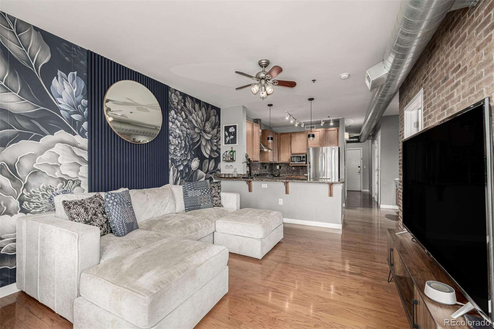 MLS Image #4 for 1313 s clarkson street 305,denver, Colorado