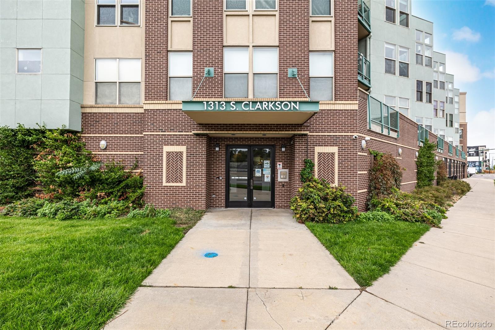 MLS Image #5 for 1313 s clarkson street 305,denver, Colorado