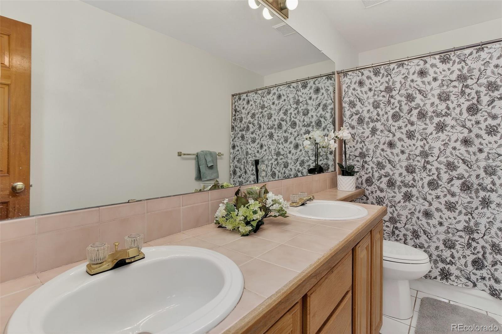 MLS Image #28 for 7060 s oak court,littleton, Colorado
