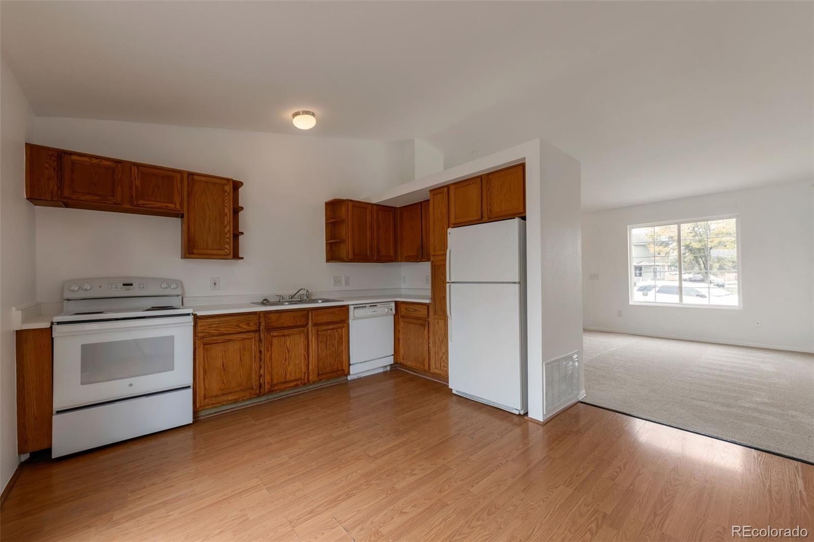 MLS Image #4 for 1415 s pitkin court,aurora, Colorado