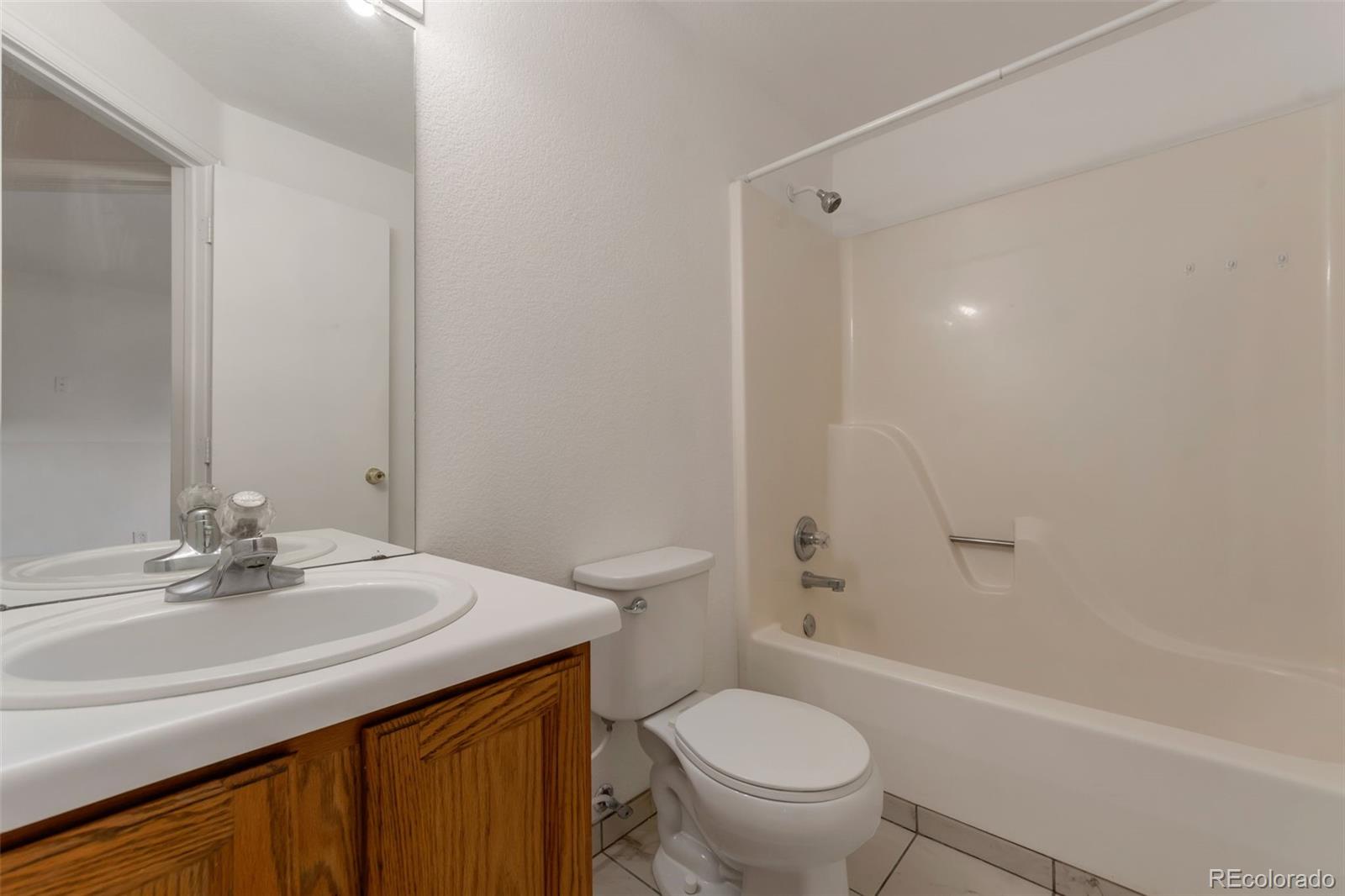 MLS Image #6 for 1415 s pitkin court,aurora, Colorado