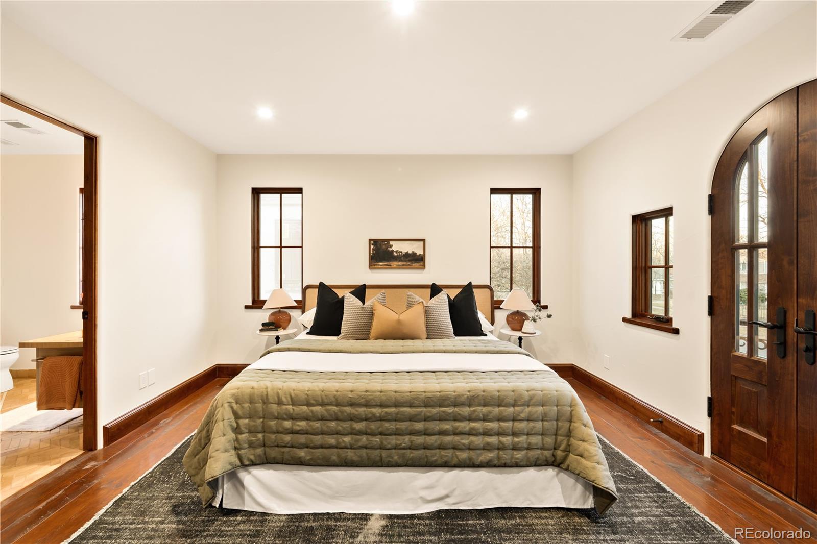 MLS Image #29 for 2435 s milwaukee street,denver, Colorado