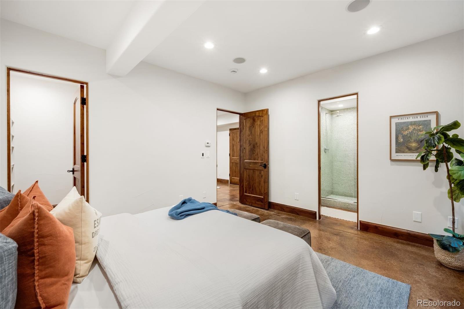 MLS Image #37 for 2435 s milwaukee street,denver, Colorado