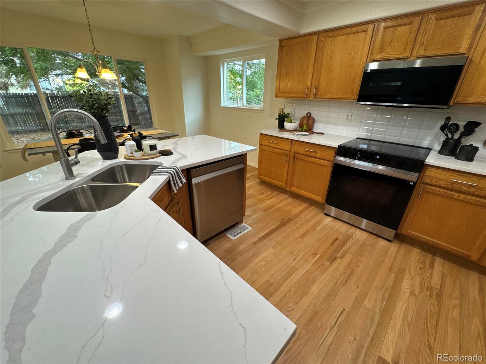 MLS Image #10 for 18890 e 43rd avenue,denver, Colorado