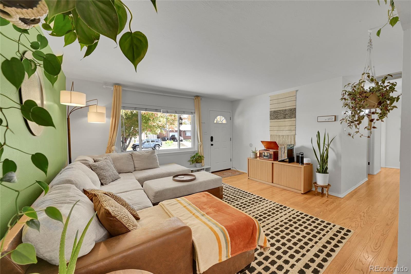MLS Image #5 for 3367 s stuart street,denver, Colorado