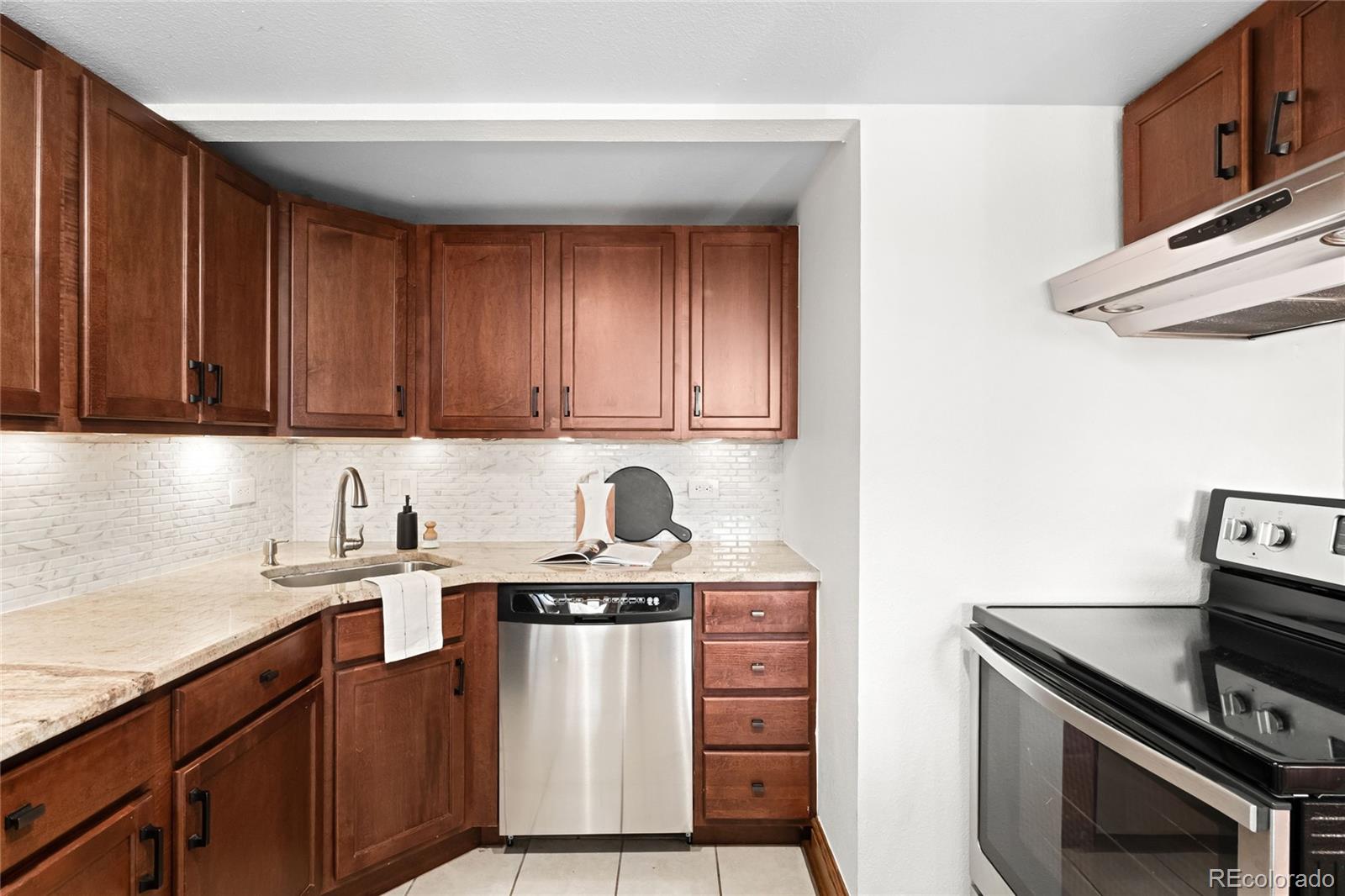 MLS Image #7 for 2351  federal boulevard 102,denver, Colorado