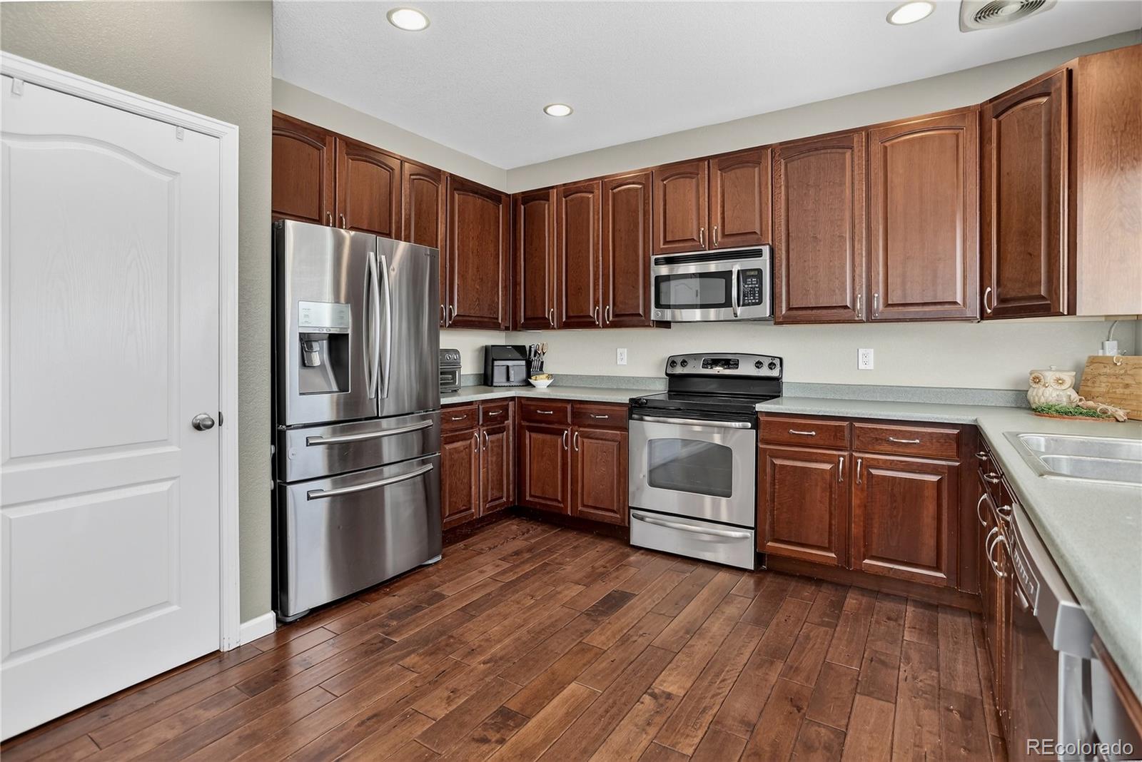 MLS Image #4 for 22222 e jarvis place,aurora, Colorado