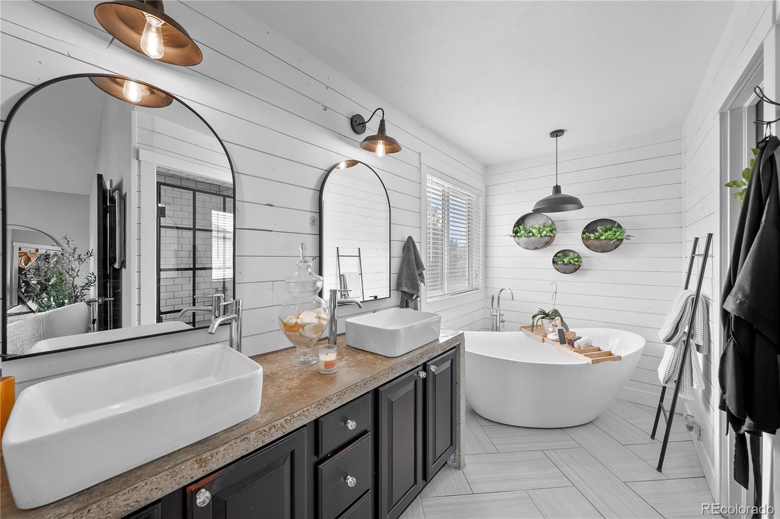 MLS Image #12 for 23286 e lake place,aurora, Colorado