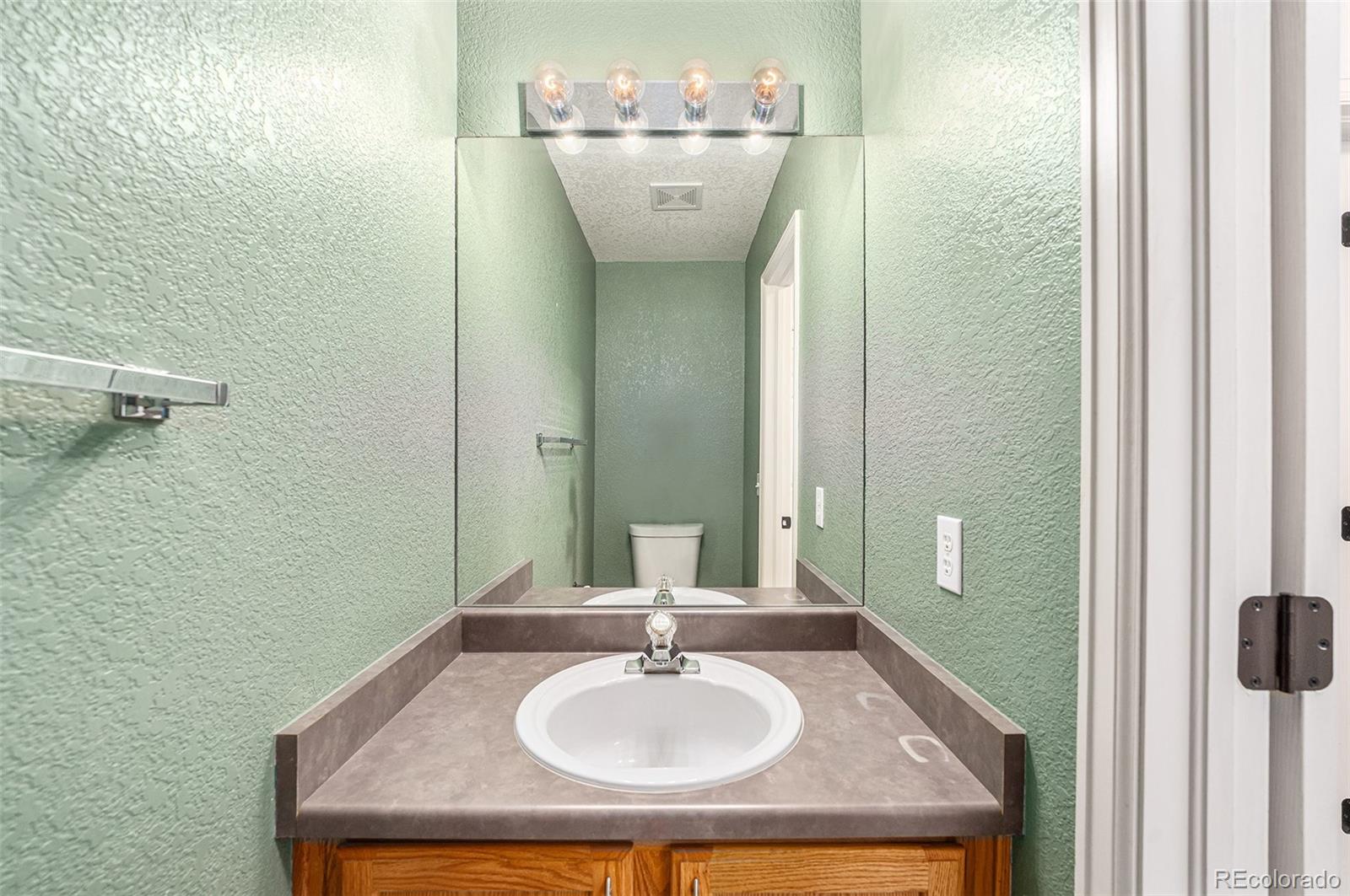 MLS Image #10 for 5583  helena street,denver, Colorado