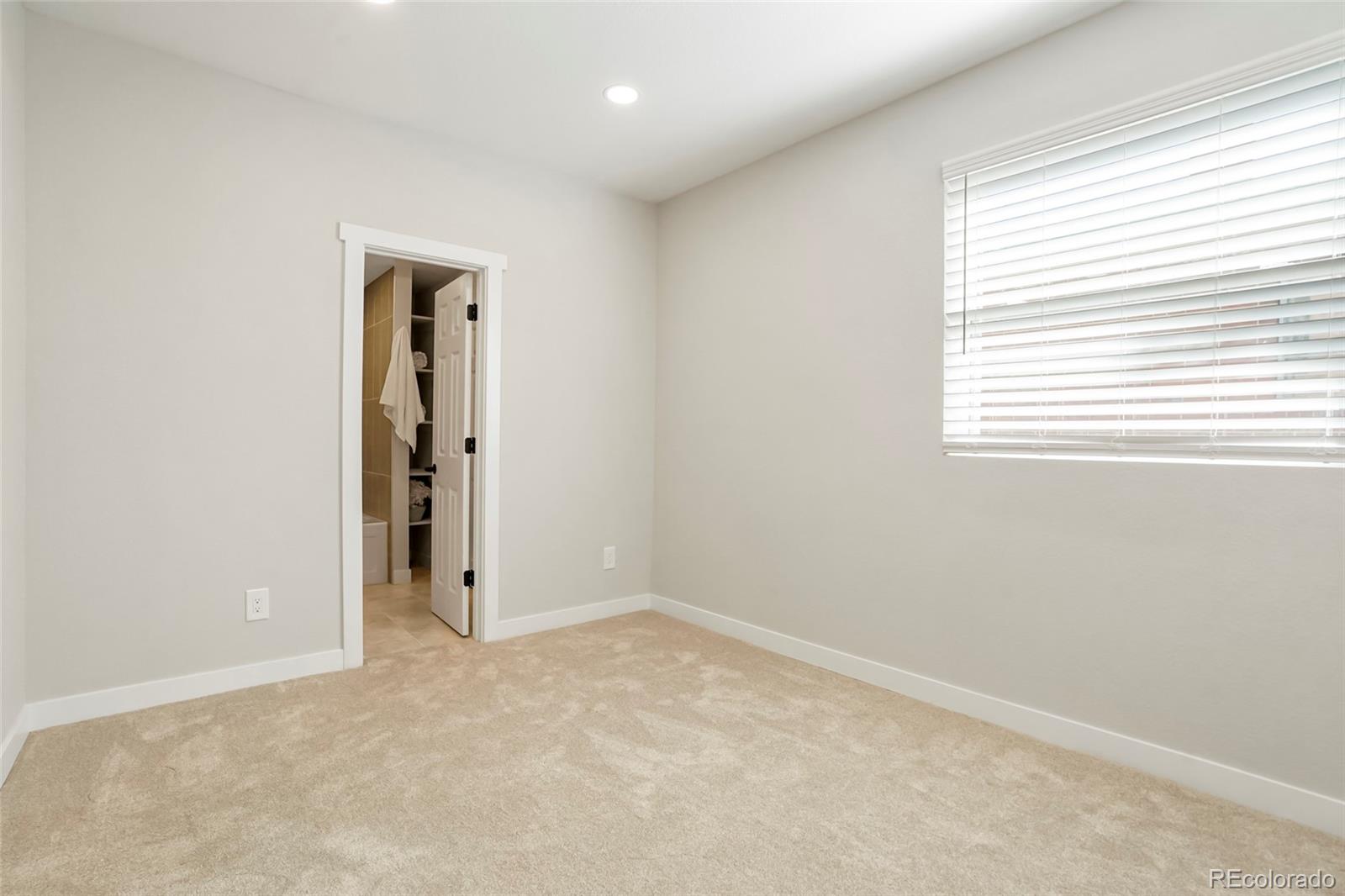 MLS Image #14 for 3301  bellaire street,denver, Colorado