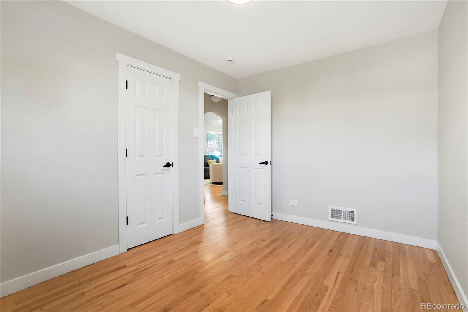 MLS Image #15 for 3301  bellaire street,denver, Colorado