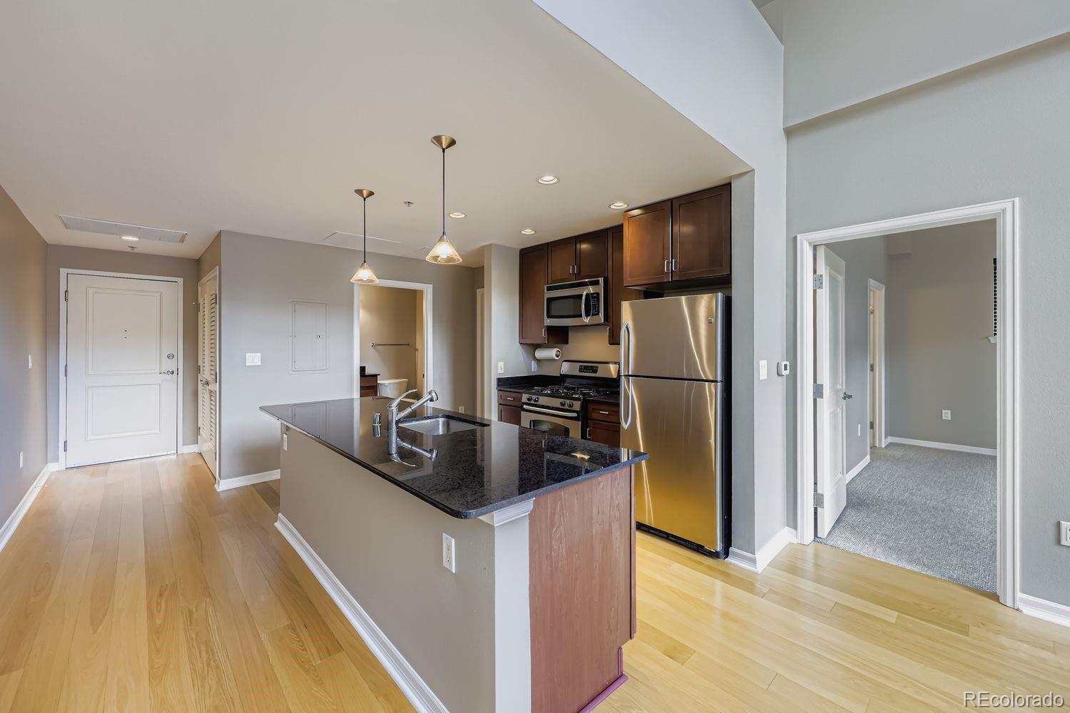 MLS Image #11 for 1975 n grant street 827,denver, Colorado