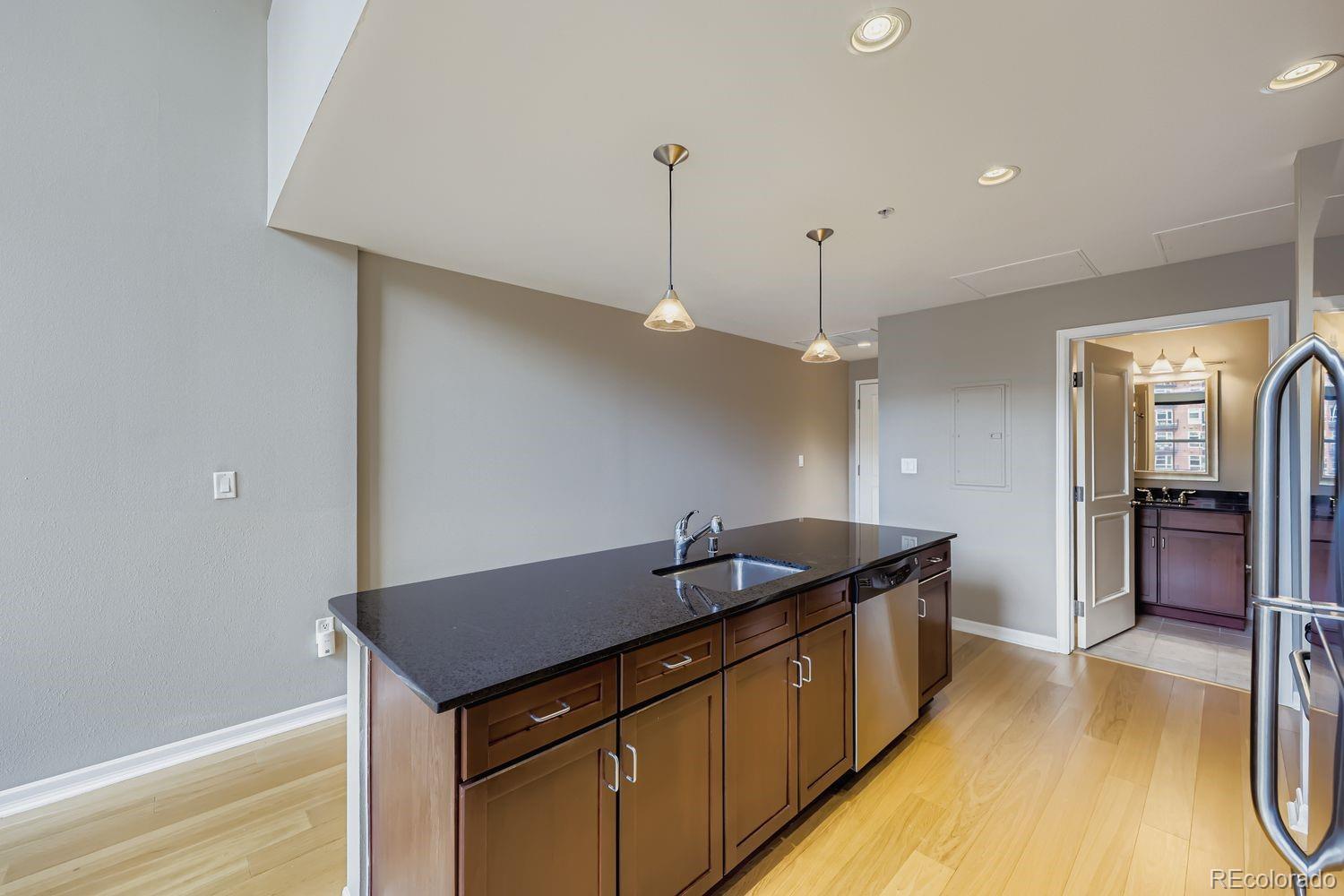 MLS Image #12 for 1975 n grant street 827,denver, Colorado