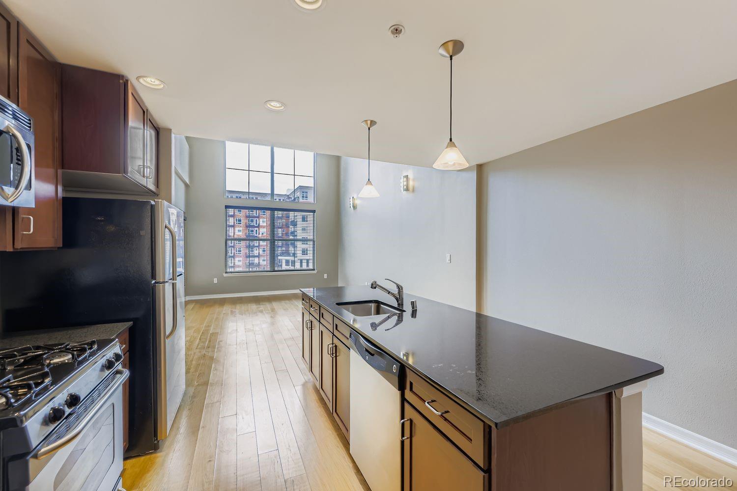 MLS Image #13 for 1975 n grant street 827,denver, Colorado