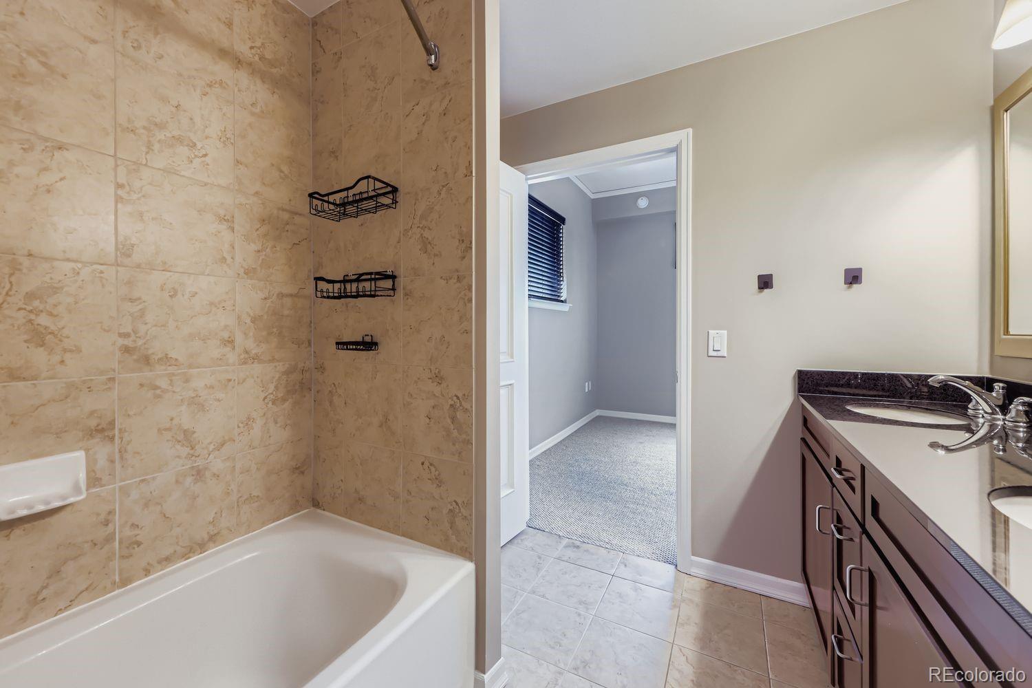 MLS Image #15 for 1975 n grant street 827,denver, Colorado